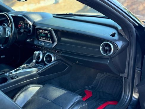 Used 2017 Chevrolet Camaro SS RWD image 13