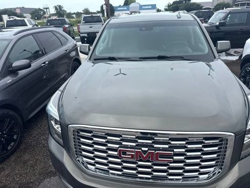 Used 2018 GMC Yukon Denali AWD/4WD image 11