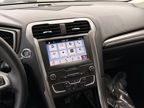 Used 2019 Ford Fusion SE FWD image 31