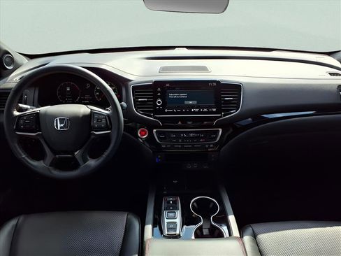 Used 2025 Honda Ridgeline Black Edition image 12