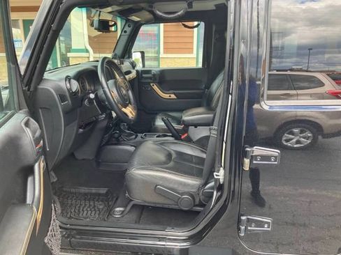 Used 2014 Jeep Wrangler Unlimited Sahara AWD/4WD image 11