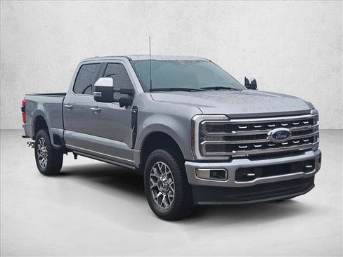Used 2024 Ford F250 Platinum w/ FX4 Off-Road Package image 3