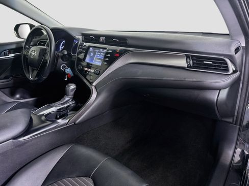 Used 2020 Toyota Camry SE FWD image 29