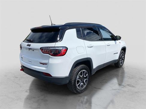Used 2024 Jeep Compass Trailhawk image 7