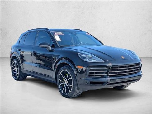 Used 2022 Porsche Cayenne Platinum Edition AWD/4WD image 3