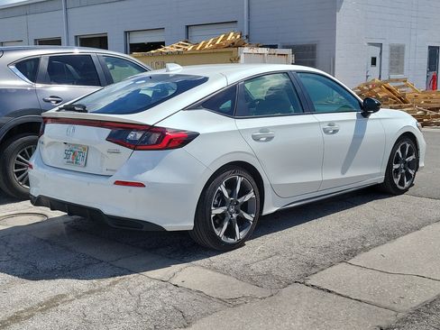 Used 2025 Honda Civic Sport Touring image 6