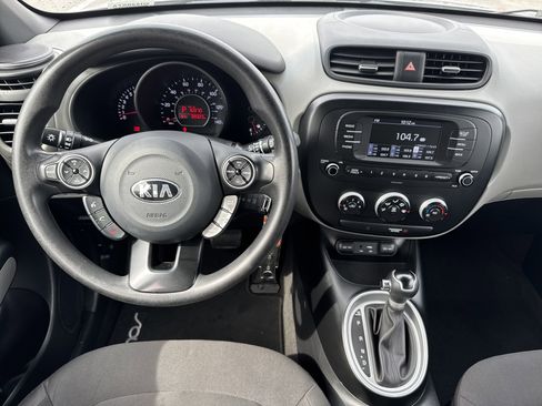 Used 2018 Kia Soul image 18