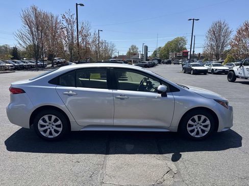 Used 2024 Toyota Corolla LE FWD image 8