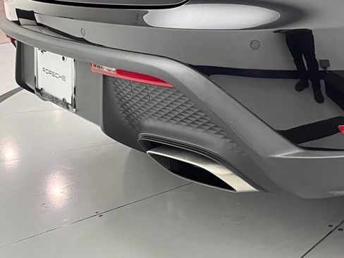 Used 2025 Porsche Macan image 45