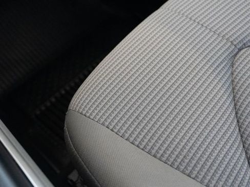 Used 2023 Toyota Highlander LE FWD image 31