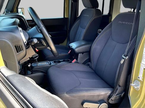 Used 2013 Jeep Wrangler Unlimited Rubicon w/ Connectivity Group AWD/4WD image 9