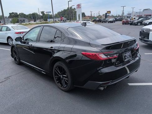 Used 2025 Toyota Camry SE w/ Multimedia Upgrade Package AWD/4WD image 5