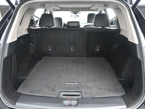 Used 2023 Nissan Rogue SV w/ SV Premium B Package image 11