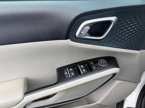 Certified 2023 Kia Soul EX FWD image 9