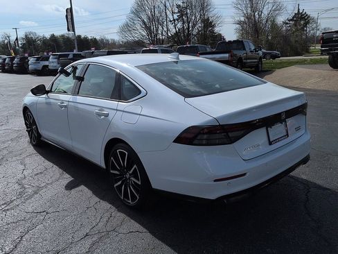 Used 2023 Honda Accord Touring image 5