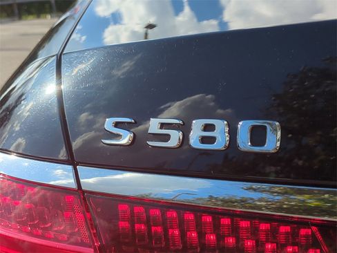 Used 2022 Mercedes-Benz S 580 S 580 w/ Rear Seat Package image 14