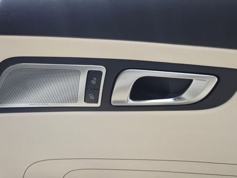 Used 2012 Mercedes-Benz SLS AMG Roadster image 24