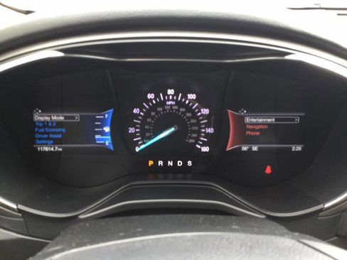 Used 2020 Ford Fusion SE image 9