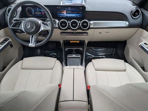 Used 2026 Mercedes-Benz GLB 250 image 17