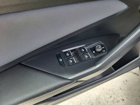 Used 2026 Volkswagen Jetta SE FWD image 13