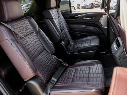 Used 2021 Cadillac Escalade Sport Platinum image 32