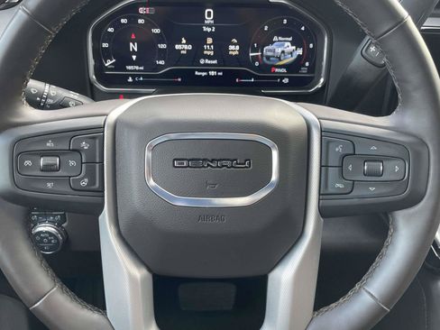 Used 2025 GMC Sierra 2500 Denali w/ Denali Reserve Package AWD/4WD image 19