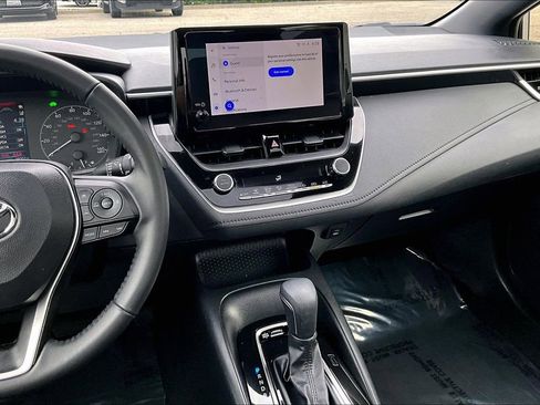 Certified 2023 Toyota Corolla SE w/ SE Package image 9