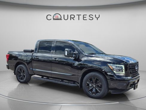 Certified 2023 Nissan Titan SV w/ SV Convenience Package RWD image 9