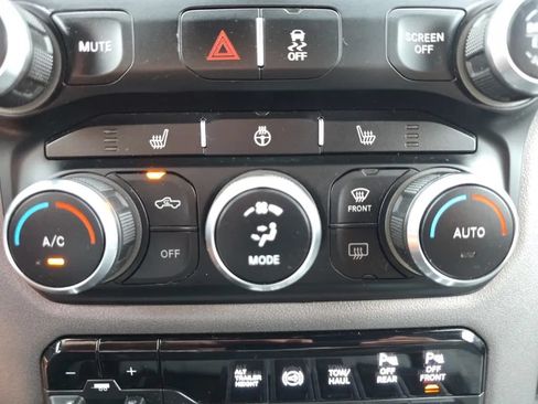 Used 2021 RAM 3500 Big Horn w/ Level 2 Equipment Group AWD/4WD image 29
