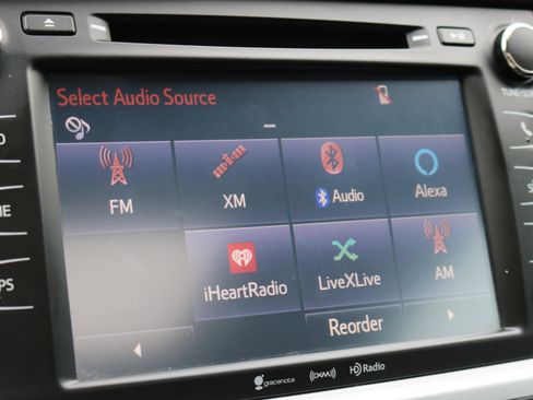 Used 2019 Toyota Highlander XLE image 14