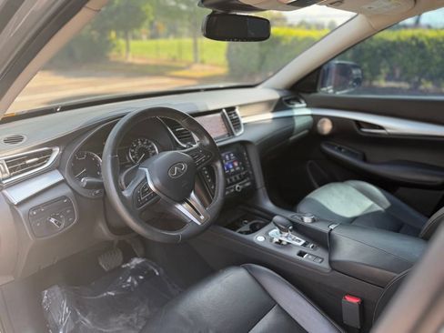 Used 2019 INFINITI QX50 Essential w/ Premium Heat Package FWD image 11