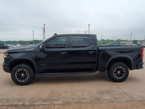 Used 2024 Chevrolet Silverado 1500 ZR2 w/ Technology Package AWD/4WD image 4
