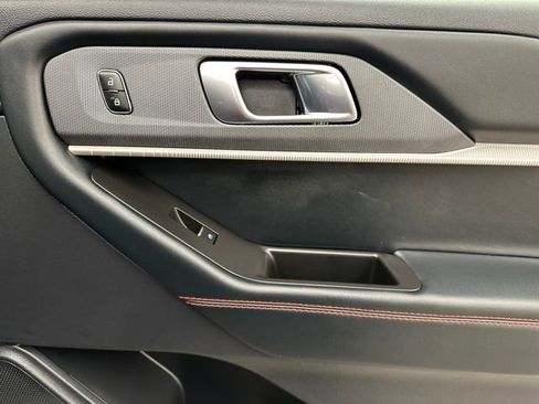 Used 2025 Ford Explorer ST-Line image 13