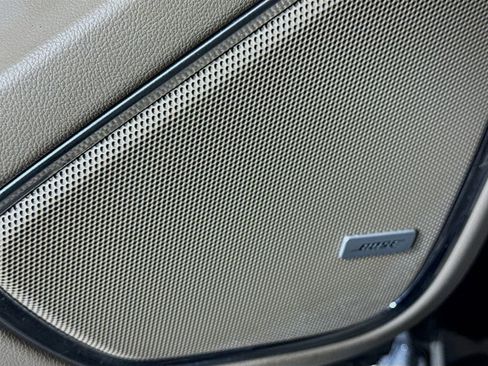 Used 2016 GMC Yukon SLT w/ Premium Edition image 22