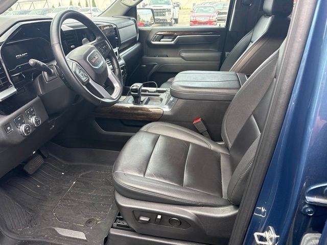 Used 2025 GMC Sierra 1500 Elevation w/ Elevation Premium Package AWD/4WD image 12
