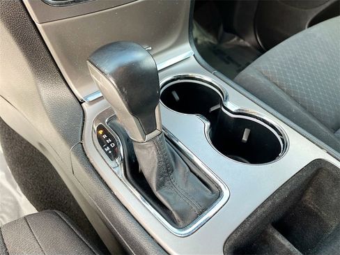 Used 2021 Jeep Grand Cherokee Laredo image 16