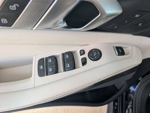 Used 2019 BMW X5 xDrive40i w/ M Sport Package AWD/4WD image 22