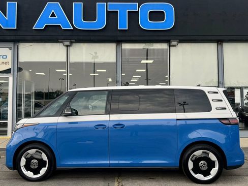 Used 2025 Volkswagen ID. Buzz Pro S RWD image 35