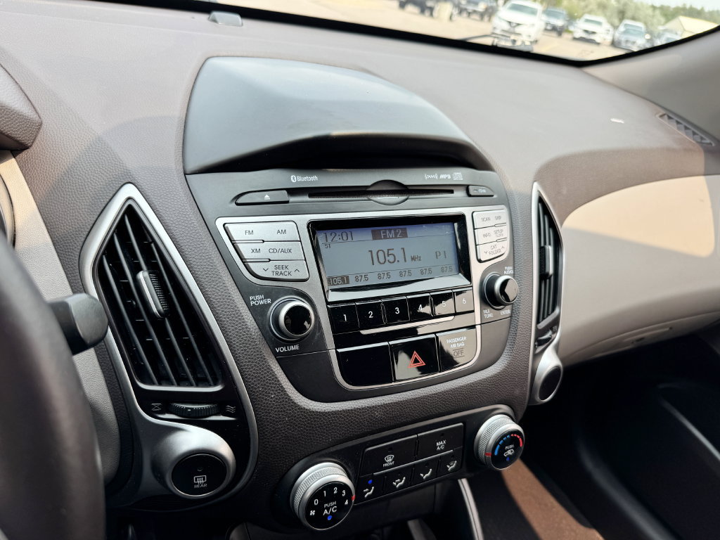 Used 2011 Hyundai Tucson 2WD image 19