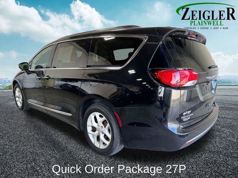 Used 2019 Chrysler Pacifica Limited FWD image 3