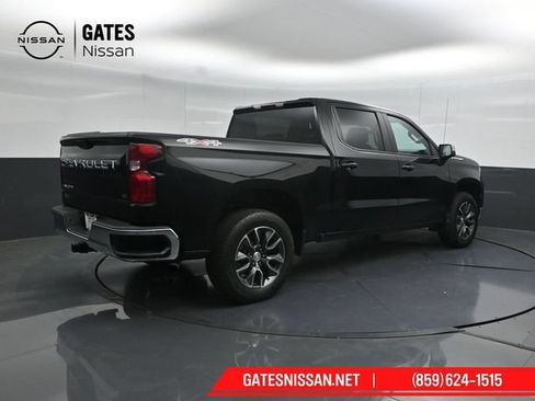 Used 2023 Chevrolet Silverado 1500 LT AWD/4WD image 2
