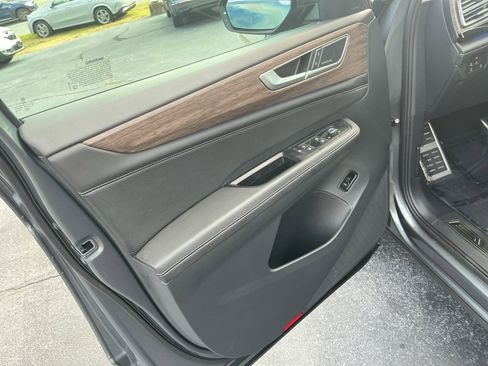 Certified 2025 Volkswagen Atlas SEL Premium R-Line image 36