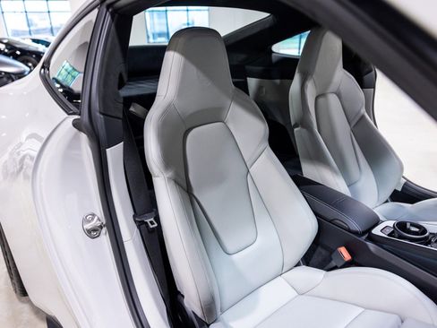 Used 2022 Porsche 911 GT3 image 31