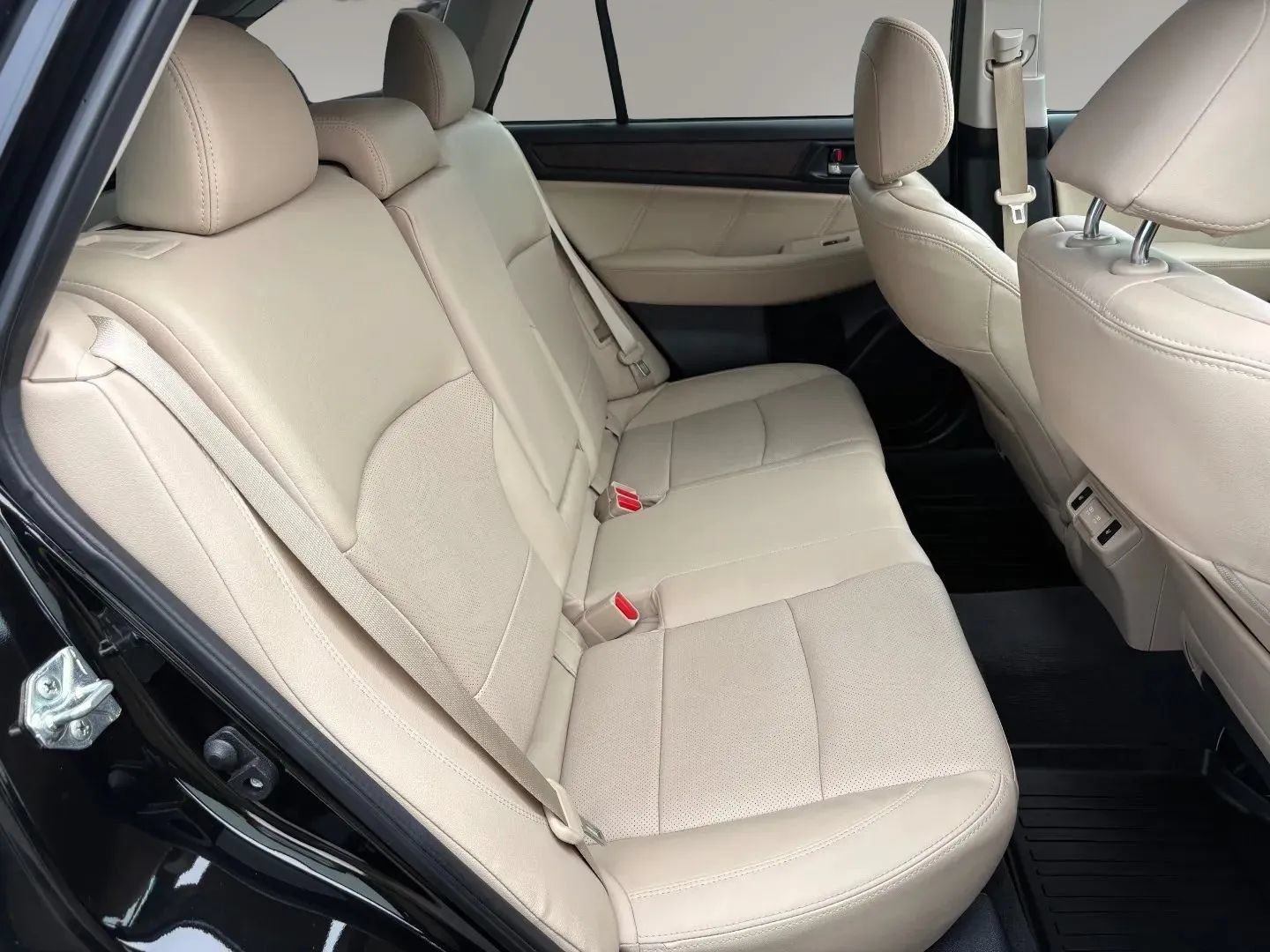 Used 2019 Subaru Outback 2.5i Limited w/ Popular Package #2 AWD/4WD image 16