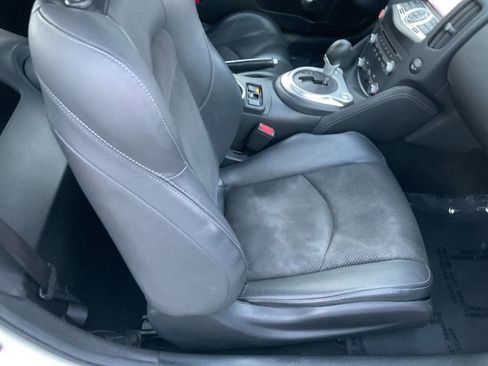 Used 2020 Nissan 370Z Touring Sport image 26