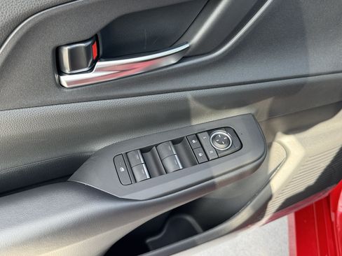 New 2026 Toyota Prius Plug-In Hybrid FWD image 18