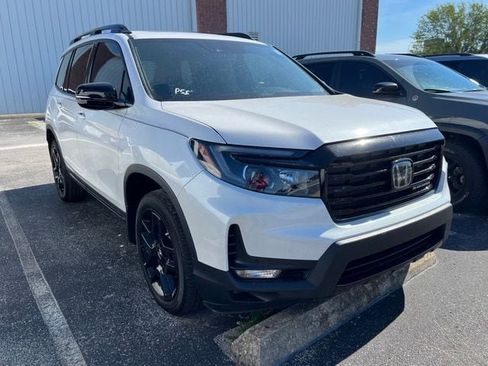 Used 2025 Honda Passport Black Edition image 3