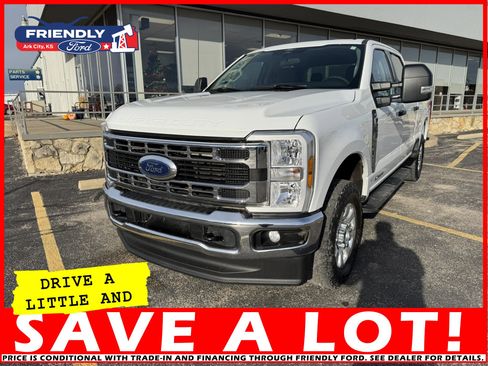 Used 2024 Ford F250 XLT image 1