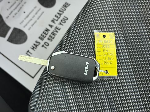 Used 2023 Kia Seltos LX AWD/4WD image 30