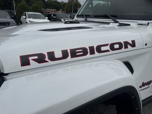 Used 2022 Jeep Wrangler Unlimited Rubicon w/ Steel Bumper Group image 35